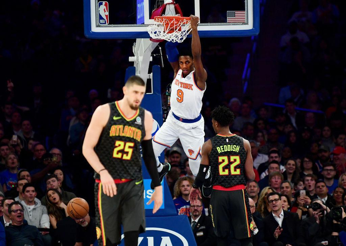 金年会-包含NBA季后赛赛程吃紧，巴塞罗那国际比赛日调整名单，引发热议，控场能力受关注的词条